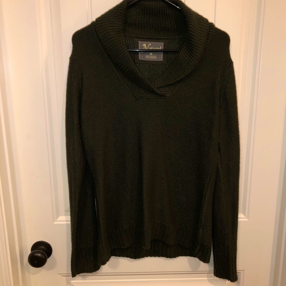 Natural Reflections overlay v-neckline knitted sweater in dark green; Med